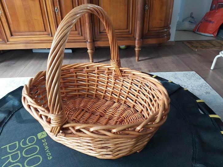 Grote rieten mand, Hobby en Vrije tijd, Picknickmanden, Zo goed als nieuw, Ophalen of Verzenden