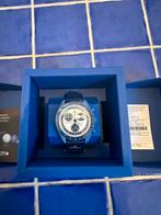 Moonswatch Super Blue Moonphase, Handtassen en Accessoires, Horloges | Heren, Staal, Polshorloge, Swatch, Nieuw