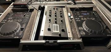 Dj set met 2x pioneer CDJ 350 en ecler nuo2 met flightcase beschikbaar voor biedingen