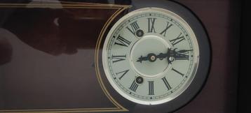 Horloge carillon beschikbaar voor biedingen