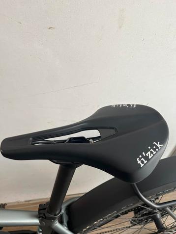 Zadel Fizik Tempo Argo R5 - 160mm disponible aux enchères