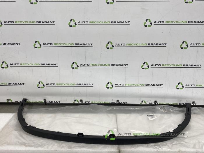 Spoiler pare-choc avant d'un Dacia Sandero, -, 3 mois de garantie, Utilisé, -