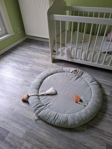 Rond speelkleed nobodinzo beschikbaar voor biedingen