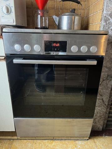 Kookfornuis in goede staat, 4 zones de cuisson, Comme neuf, Enlèvement, Gril