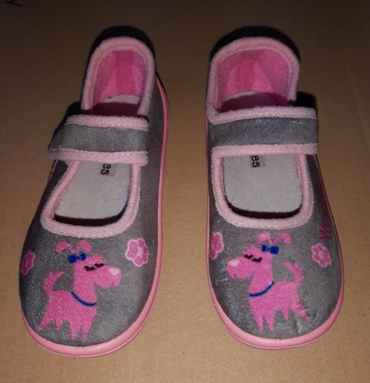 Mooie nieuwe grijs-roze winterpantoffels voor meisje, Kinderen en Baby's, Kinderkleding | Schoenen en Sokken, Nieuw, Overige typen