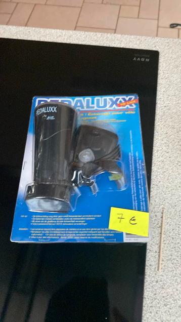 Nieuw fietslicht, Ophalen, Zo goed als nieuw