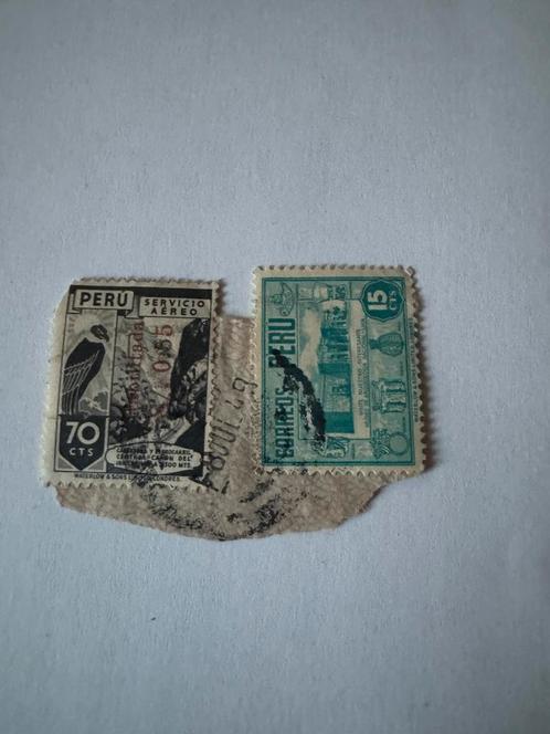 Lot 2 oude Peruaanse postzegels op condorfragment en museum, Postzegels en Munten, Postzegels | Amerika, Zuid-Amerika, Ophalen of Verzenden