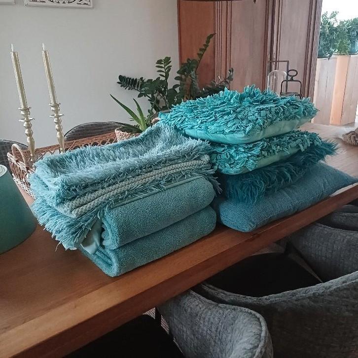 Petrol blauw/groene kussens, enz, enz, Huis en Inrichting, Woonaccessoires | Kussens, Blauw, Ophalen