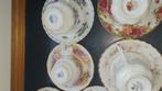 kleine partij Engels porselein.  Tassen en ondertassen 25 s., Ophalen