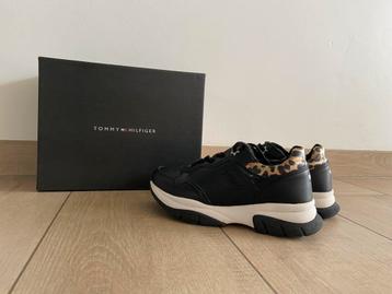 Zwarte sneakers maat 33 beschikbaar voor biedingen