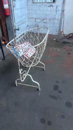 Een wieg, Antiek en Kunst, Ophalen