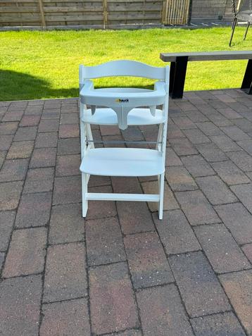 Eetstoel beschikbaar voor biedingen