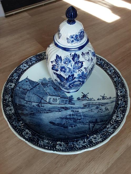 Delfts blauw  wandbord en vaas  IN LOT, Antiek en Kunst, Antiek | Wandborden en Tegels, Ophalen