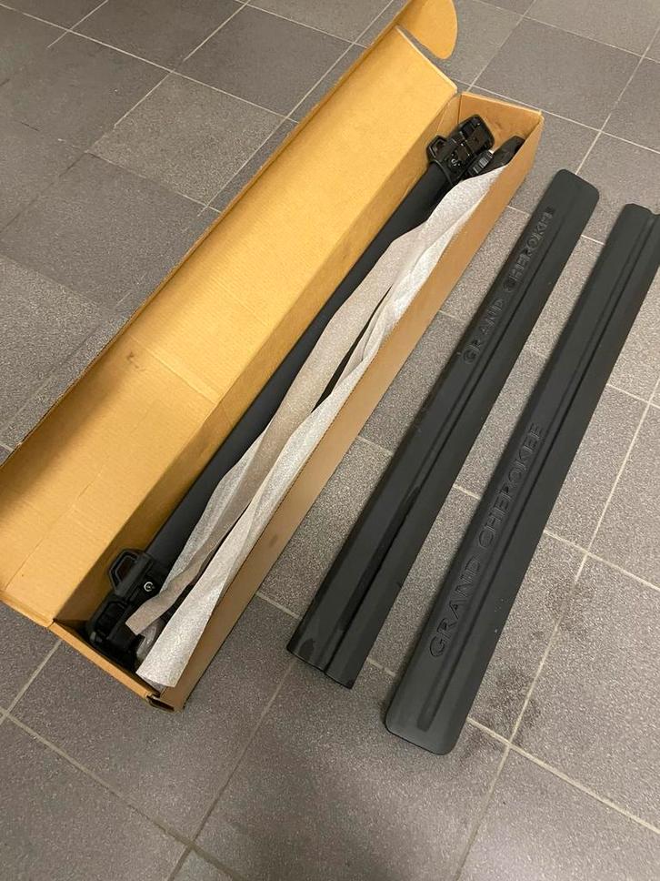 NIEUW: Originele Jeep Grand Cherokee (WK) Dakdragerset, Auto-onderdelen, Ruiten en Toebehoren, Jeep, Nieuw, Ophalen