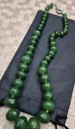Vintage echte Jade ketting met goede slot, Handtassen en Accessoires, Antieke sieraden, Ophalen of Verzenden, Ketting