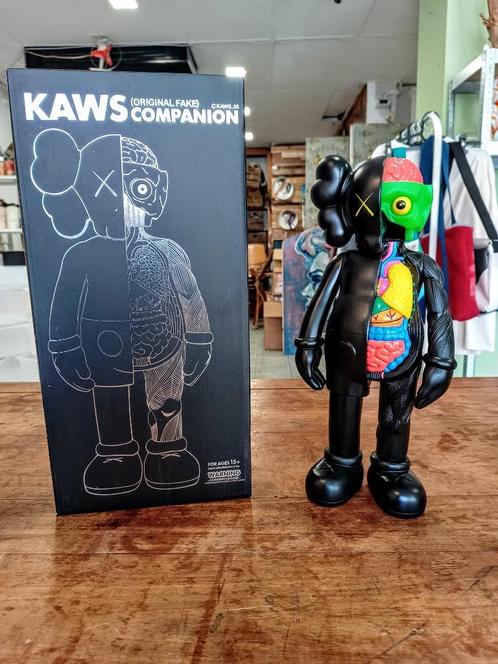 Kaws dissected companion 35cm hoog in doos art toy bearbrick, Antiek en Kunst, Kunst | Designobjecten, Verzenden