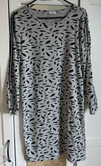 Grijs kleedje met zwarte blaadjes Pigalle (Only) S, Kleding | Dames, Ophalen of Verzenden, Grijs