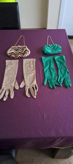 2 sacs à main avec gants assortis., Antiquités & Art, Antiquités | Vêtements et Textile, Enlèvement