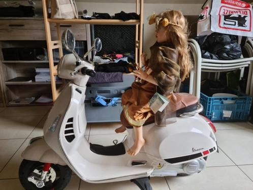 Elektrische kinderscooter en spaarpot vespa VESPA Elektrisc, Kinderen en Baby's, Speelgoed | Buiten | Accuvoertuigen, Zo goed als nieuw