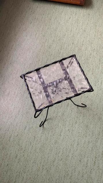 Bijzettafel in smeedijzer met glazen blad, Antiek en Kunst, Ophalen
