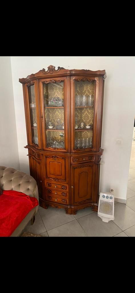 Belle vitrine en 2 partie style baroque !!! Bon etat 125€, Maison & Meubles, Armoires | Vitrines, Comme neuf, 200 cm ou plus, 100 à 150 cm