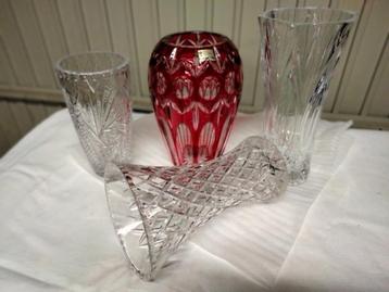 vases en cristal beschikbaar voor biedingen