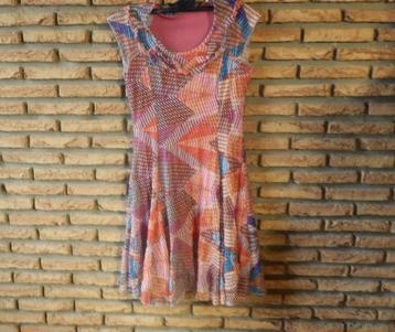 (110)- robe femme t.42  rouge beschikbaar voor biedingen
