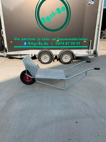 Hoevekruiwagen beschikbaar voor biedingen