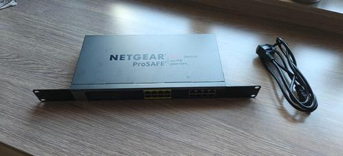 16-poorts Gigabit Ethernet switch met 8-poorts PoE, Computers en Software, Netwerk switches, Zo goed als nieuw, Ophalen of Verzenden