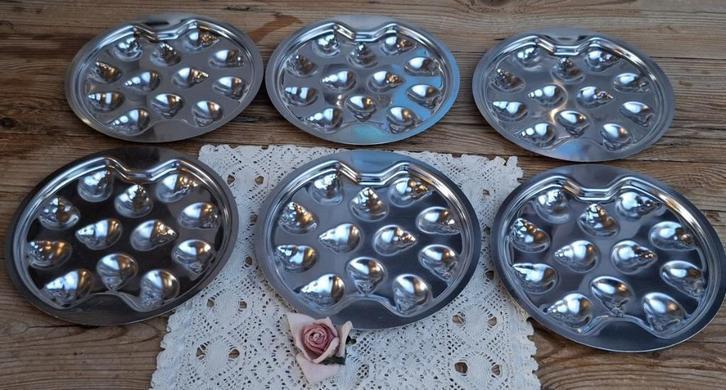 6 Vintage Franse R.V.S. slakkenbordjes voor elk 12 slakken, Antiek en Kunst, Curiosa en Brocante, Ophalen of Verzenden