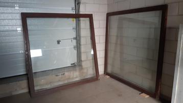 2 vaste merbau ramen met dubbel glas beschikbaar voor biedingen