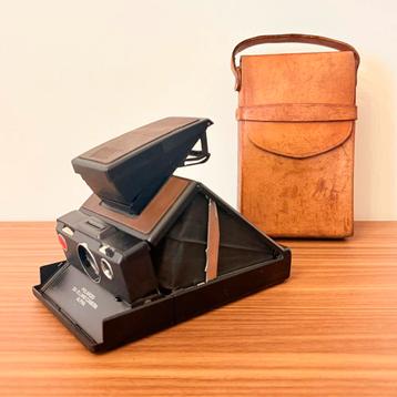 POLAROID SX70 ALPHA MET ORIGINELE HOES SX 79 LEER VINTAGE beschikbaar voor biedingen