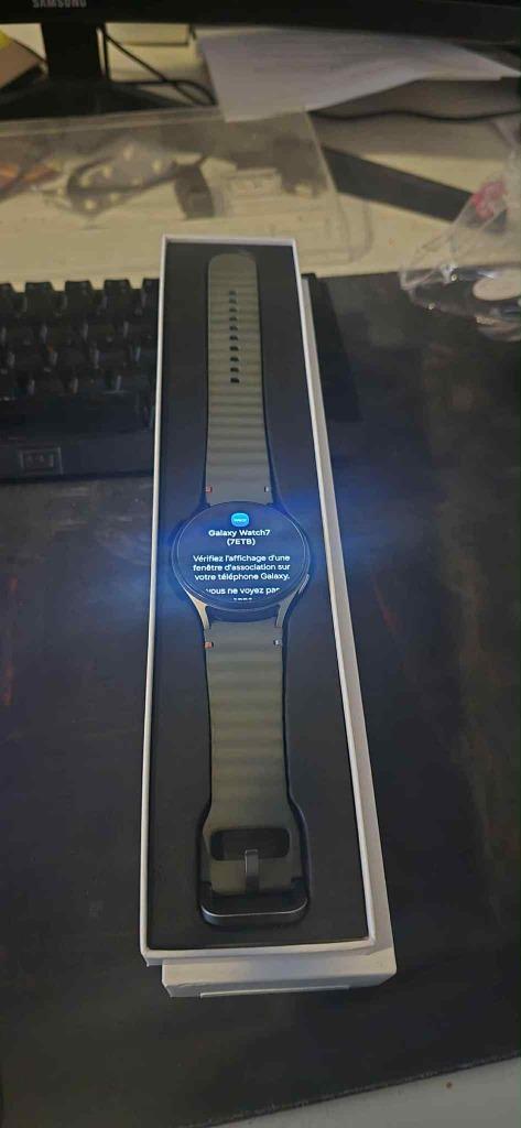 Samsung Galaxy Watch 7 – 44 mm, Handtassen en Accessoires, Smartwatches, Zo goed als nieuw, Android, Groen, Afstand, Calorieverbanding