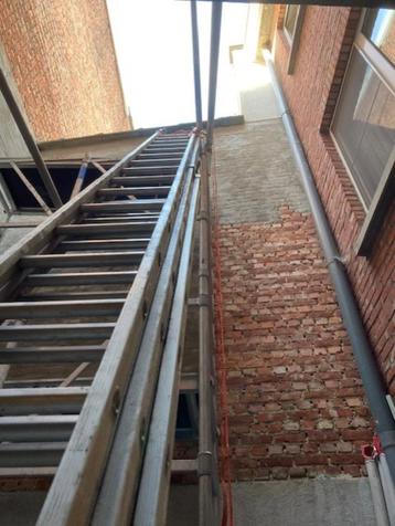 Aluminiumladder 3 x 18 sporten beschikbaar voor biedingen