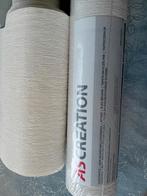 Behangpapier in beige kleur. Behangt heel gemakkelijk., Ophalen