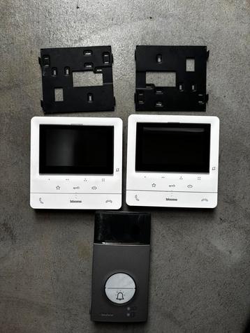 BTicino classe 100 : 2 postes vidéo intérieur + interphone beschikbaar voor biedingen