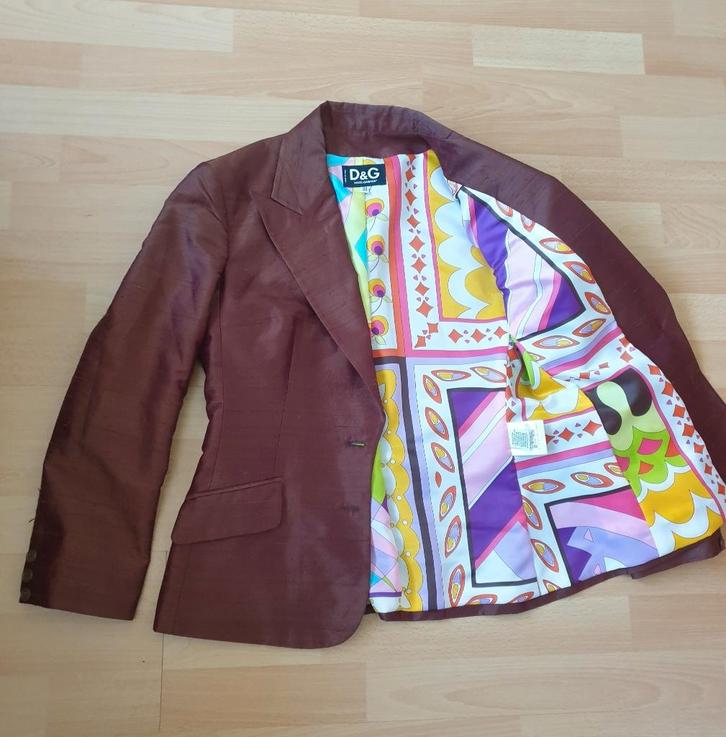 D&G zijden blazer collector piece maat 36/38, Kleding | Dames, Jasjes, Kostuums en Pakken, Zo goed als nieuw, Jasje, Maat 36 (S)