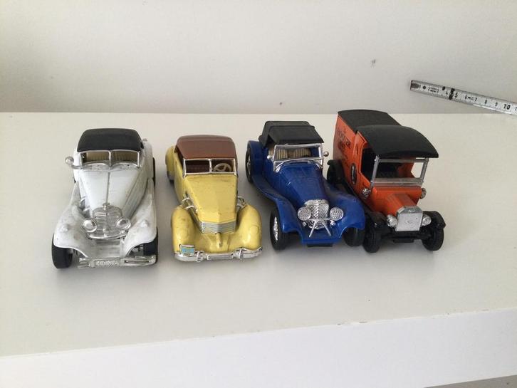 Lot de 4 voiture miniature vintage, Hobby en Vrije tijd, Modelauto's | 1:87, Gebruikt, Auto, Lesney