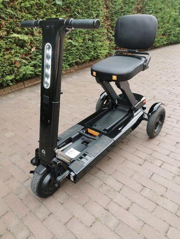 Scootmobiel opvouwbare bijna nieuw meer info 0488826971  beschikbaar voor biedingen