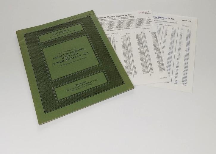 Sotheby’s: Japanese netsuke, inro and other works of art., Verzamelen, Overige Verzamelen, Zo goed als nieuw, Ophalen of Verzenden