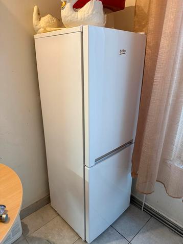 Koelkast BEKO ( 2 MAAND OUD ) 160 cm beschikbaar voor biedingen