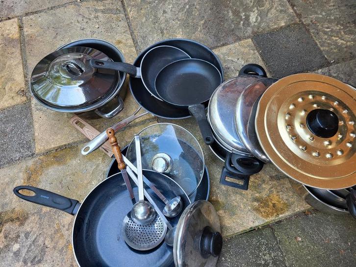 Diverse kookpotten en braad/bakpannen, Huis en Inrichting, Keuken | Potten en Pannen, Zo goed als nieuw, Wok, Ophalen