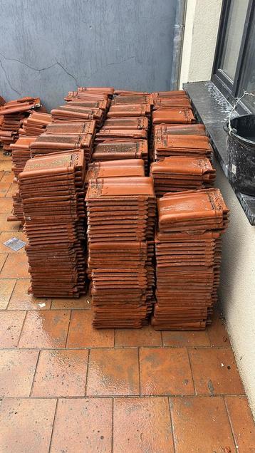 Storm Tile 44 Natuurlijk Rood beschikbaar voor biedingen