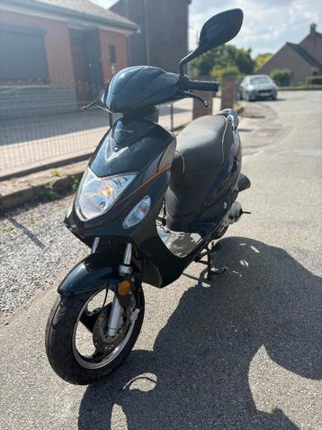 Scooter razzo strike classe A beschikbaar voor biedingen