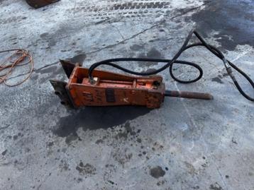 Brise roche pour mini pelle de 2.5 Tonnes a 9 Tonnes beschikbaar voor biedingen