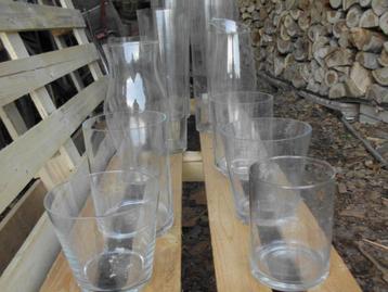 glazen vazen (11 stuks) = 20 euro beschikbaar voor biedingen
