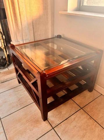 bijzet tafel beschikbaar voor biedingen