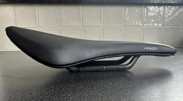 Fizik Vento Argo X1 carbon zadel beschikbaar voor biedingen