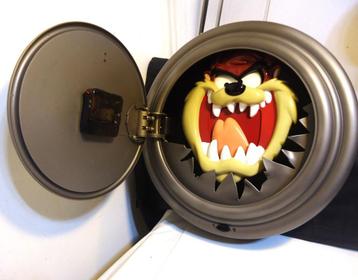 Klok Tasmanian Devil pratend Grappig Disney 😎💑🤗🎁👌 beschikbaar voor biedingen