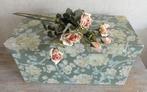 Brocante opbergdoos met oud bloemetjes behang, Antiek en Kunst, Ophalen of Verzenden